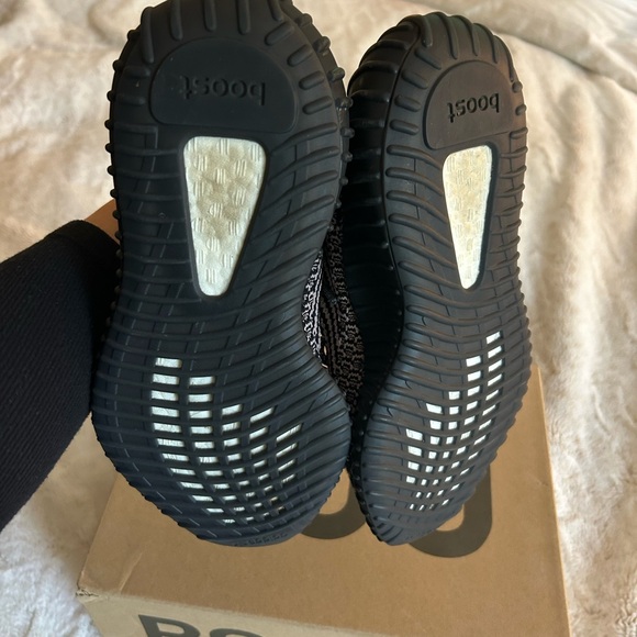 Adidas Yeezy Boost 350 V2 Sneakers - Yechei - Picture 5 of 5